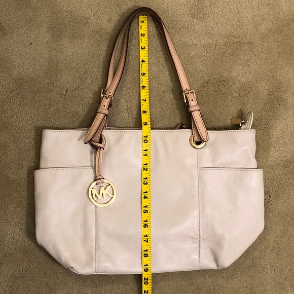 Michael Kors Pebbled Leather Jet Set Tote Bag - Picture 3 of 16